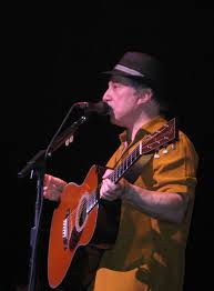 Paul Simon geel shirt