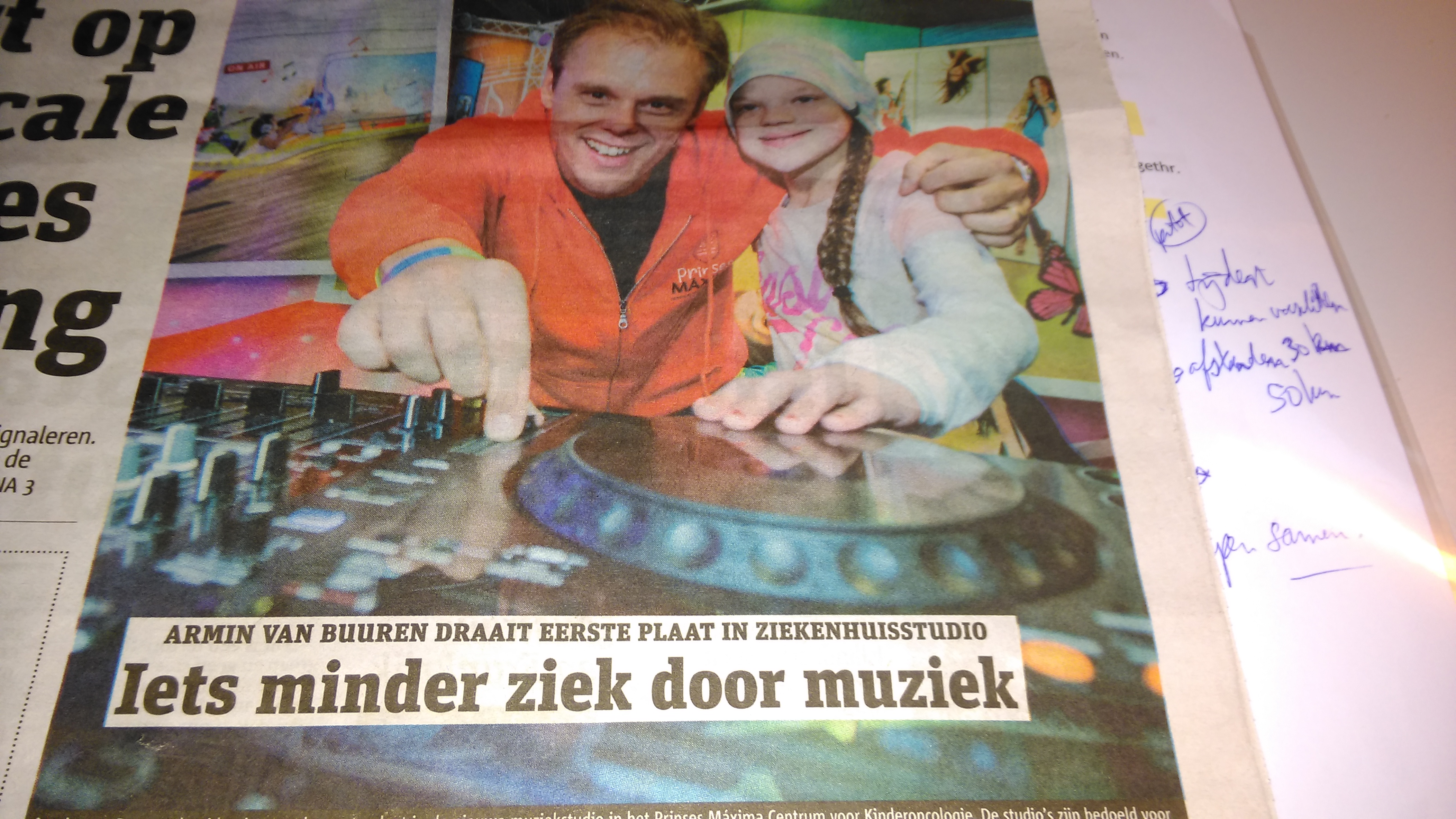 Armin van Buuren in Metro 20 nov 2015.jpg