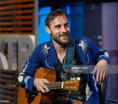 Robert Ellis met gitaar